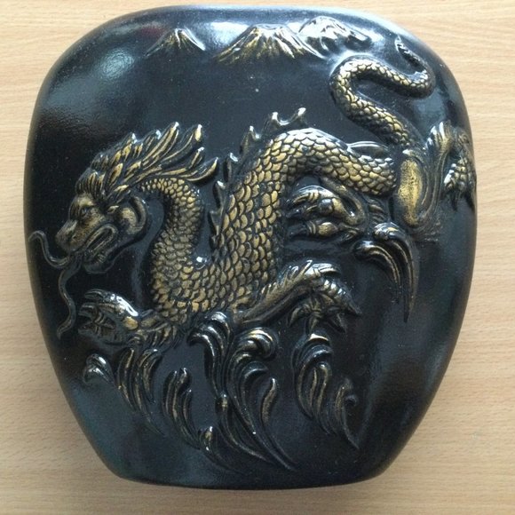 Ceramic vase with dragon - Picture 2 of 6